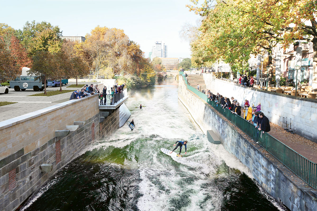 Kommen und surfen oder zugucken und staunen: Die Leinewelle in Hannover hätte das Potenzial, Touristen anzulocken – wenn sie dann kommt! 2020 könnte das Projekt fertig sein. Die Visualisierung zeigt, wie der Surfspot am Hohen Ufer in etwa aussehen wird. Es ist kein Foto! Visualisierung: Cityförster