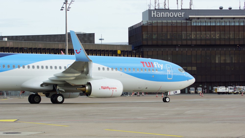 Ein Flugzeug der TUI Fly am Flughafen Hannover. Foto: TUI Group