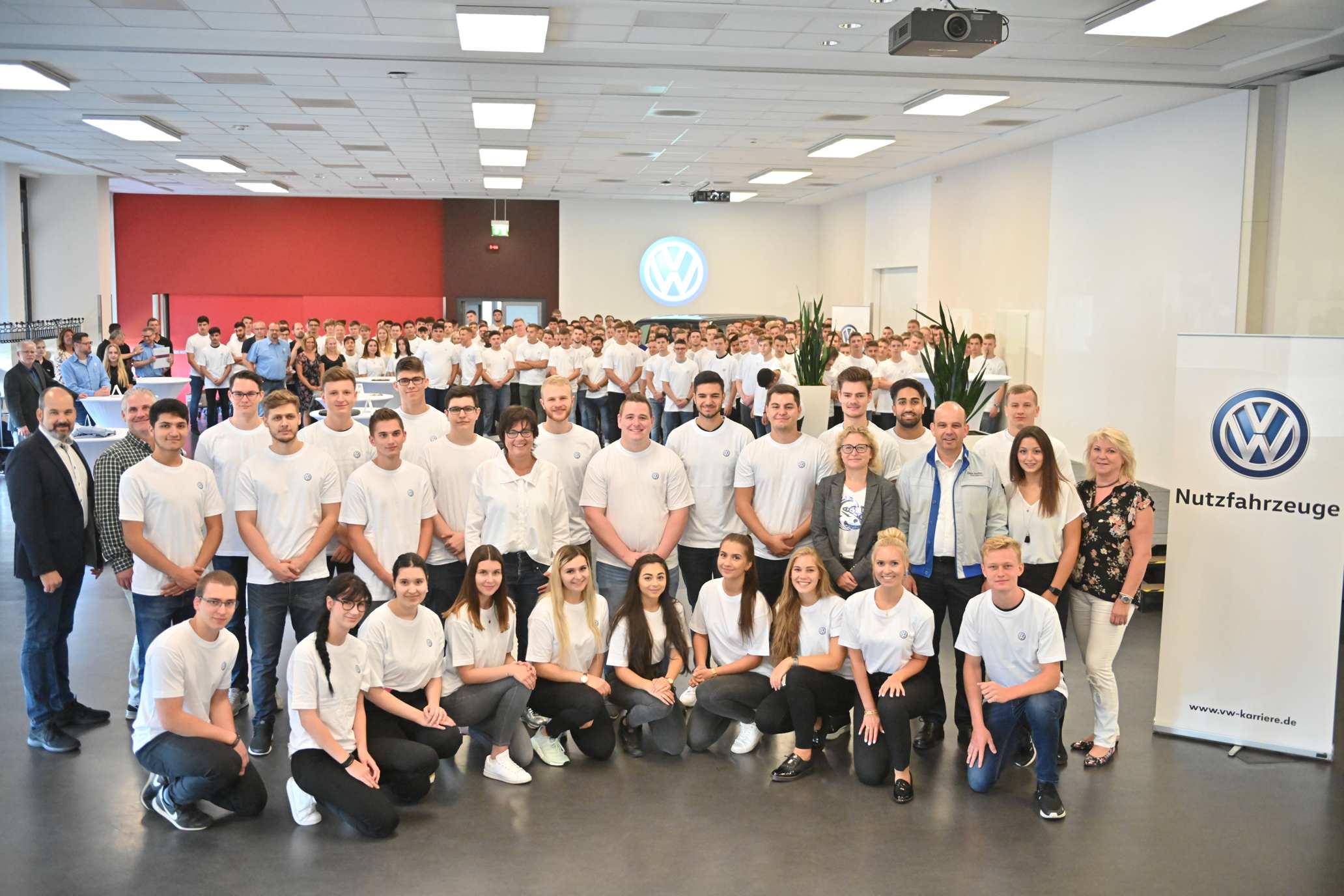 210 junge Menschen starten Ausbildung bei Volkswagen Nutzfahrzeuge in Hannover