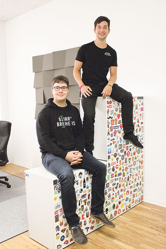 Die Binary Brothers: Björn (oben) und Nils Haffke.